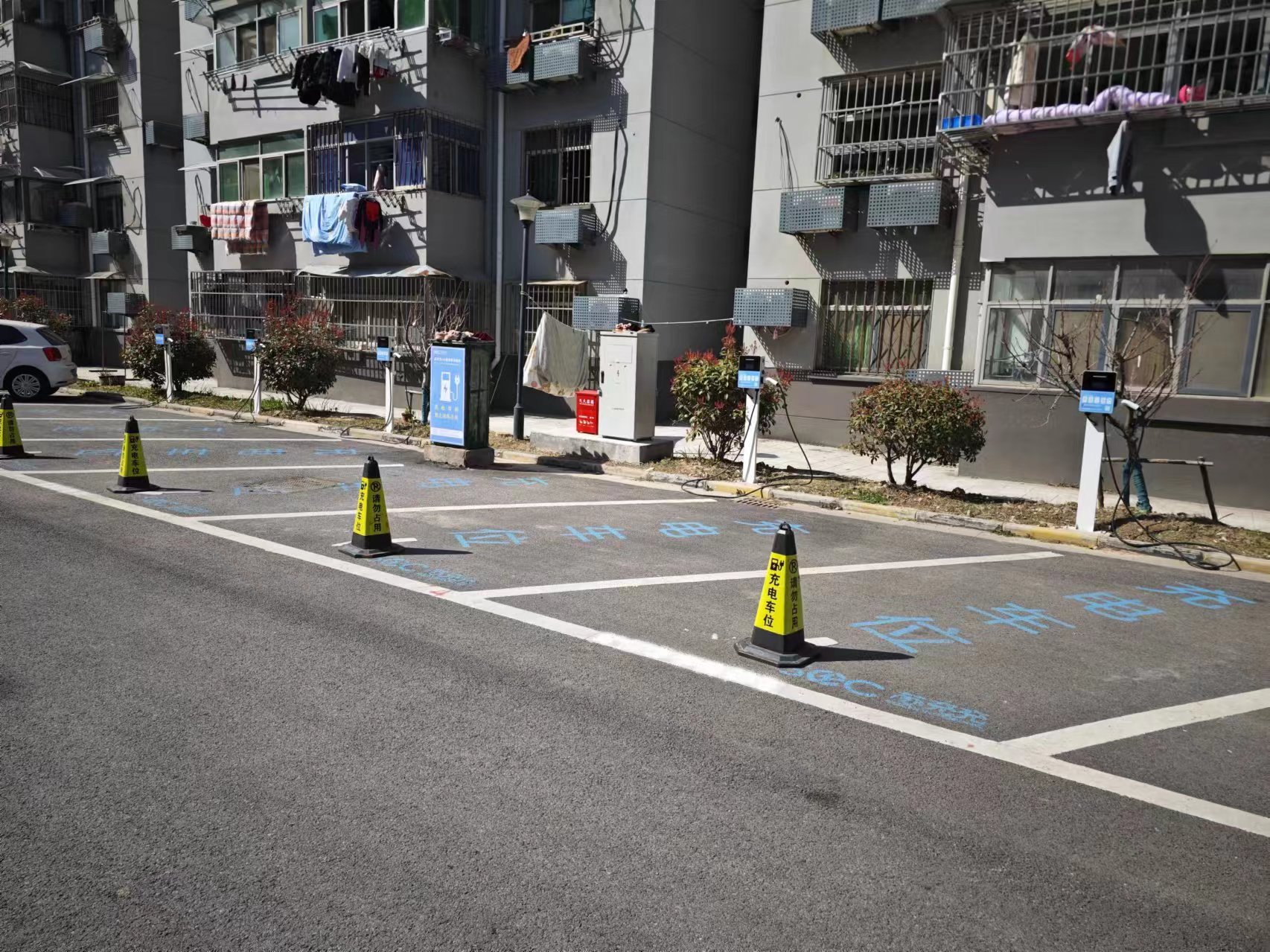 深圳青源新能源電動汽車充電樁廠家合作客戶案例：小區(qū)新能源充電樁合作案例